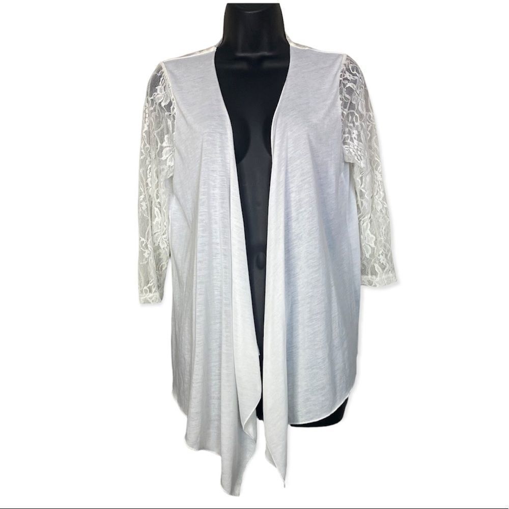 DECORATED Originals White Lace 3/4 Sleeve Kimono